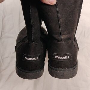 Makalu women's faux fur boots sized 9M